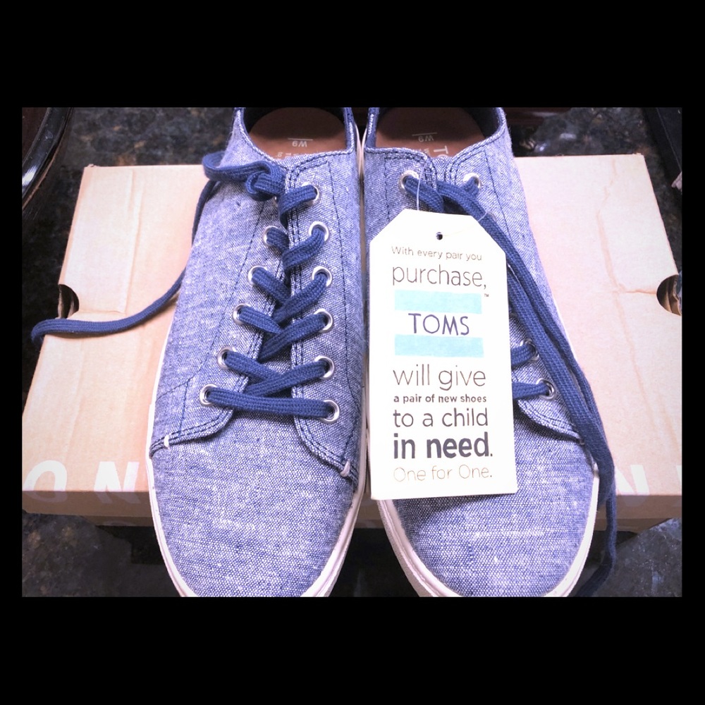 Toms canvas sneakers